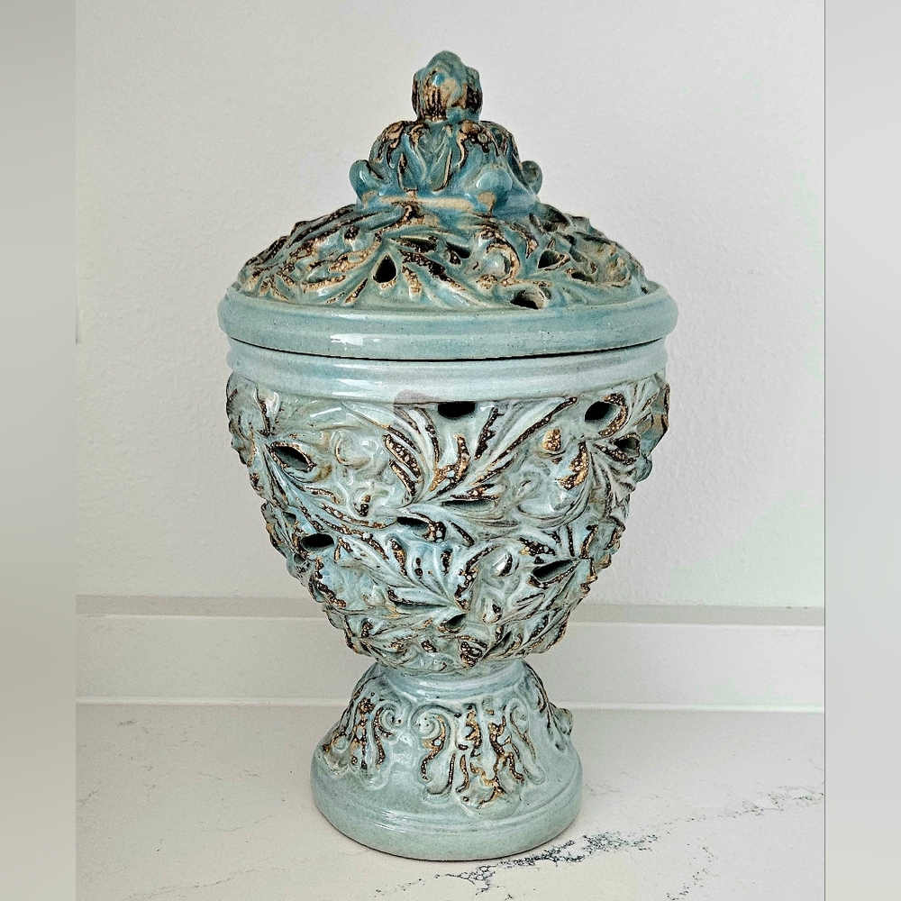 Elegant Blue Ceramic Decorative Jar/ Cookie jar/ Candy jar/